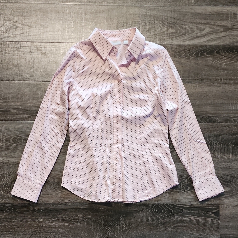 🌹 NY & Co Pink Polka Dot Stretch Dress Shirt 🌹
